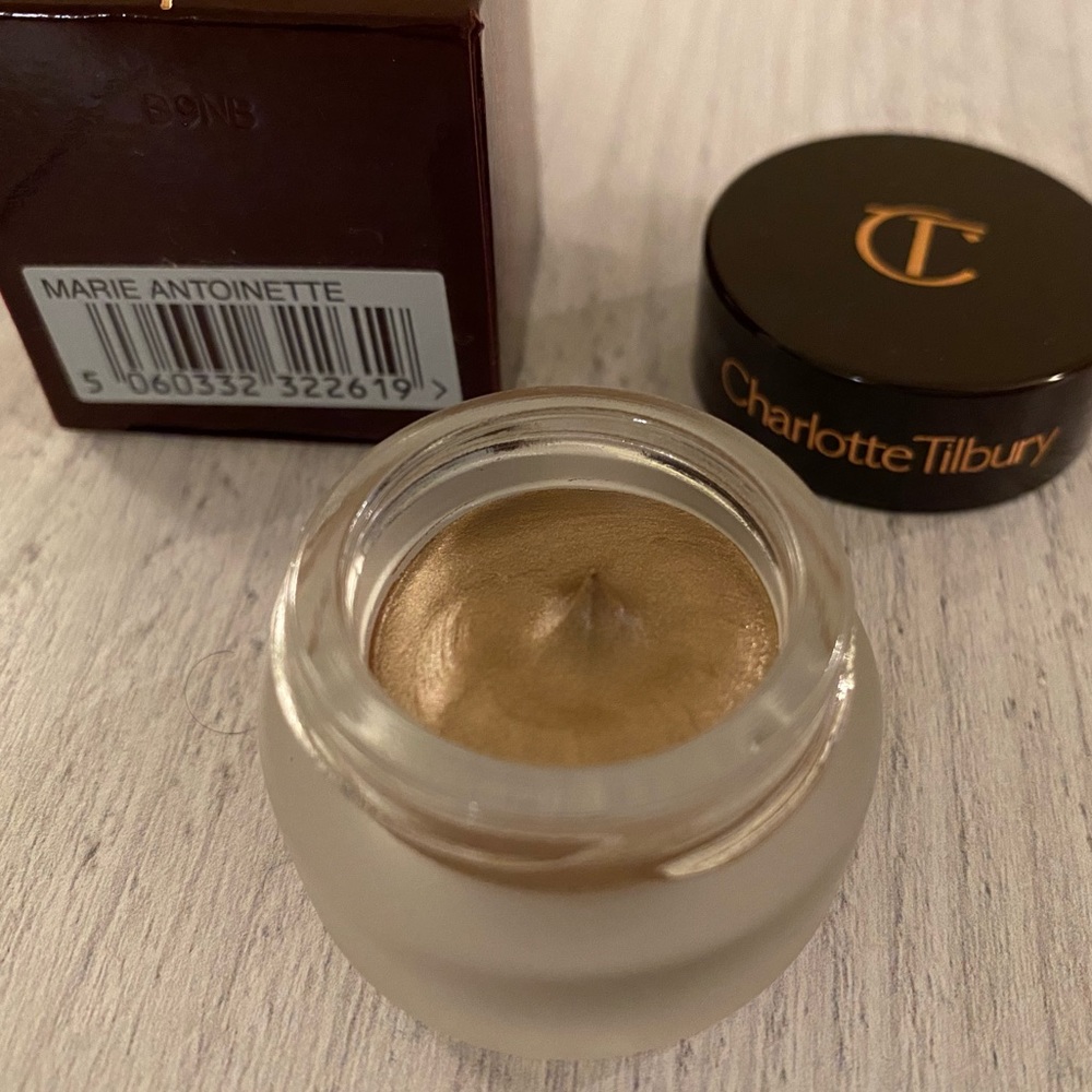 Charlotte Tilbury Eyes to Mesmerise “Marie Antoinette” now “Oyster Pearl”